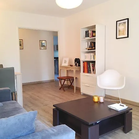Quiet And Bright In Apartmán